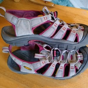 Keen hiking sandles